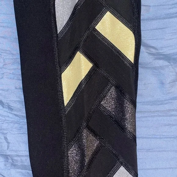 Victoria’s Secret New Knockout Legging Size Small - Picture 3 of 6